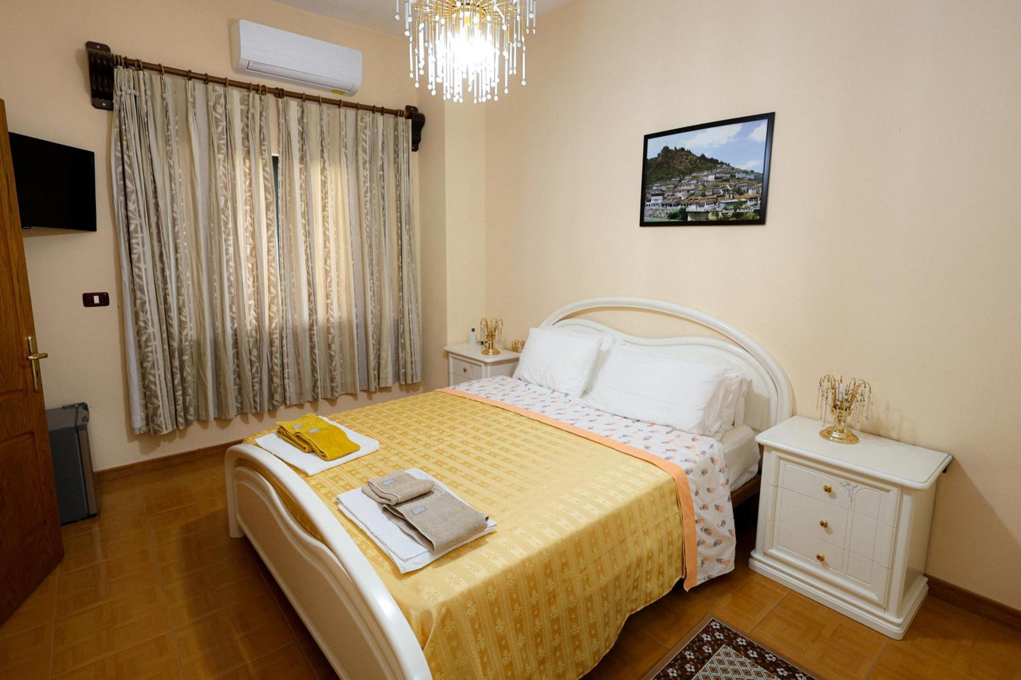 Casa La Pieve Bed & Breakfast Berat Exterior photo