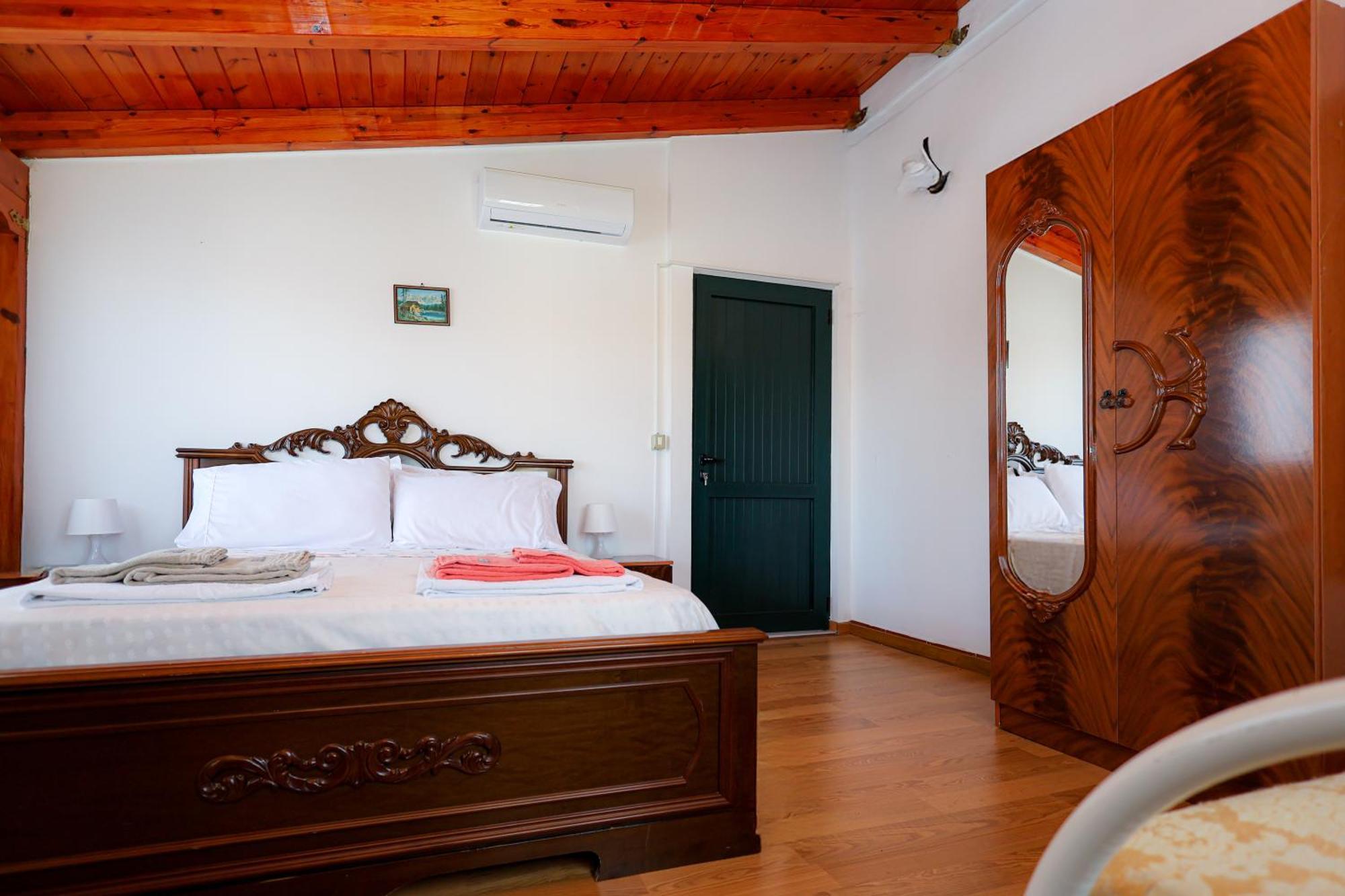 Casa La Pieve Bed & Breakfast Berat Exterior photo