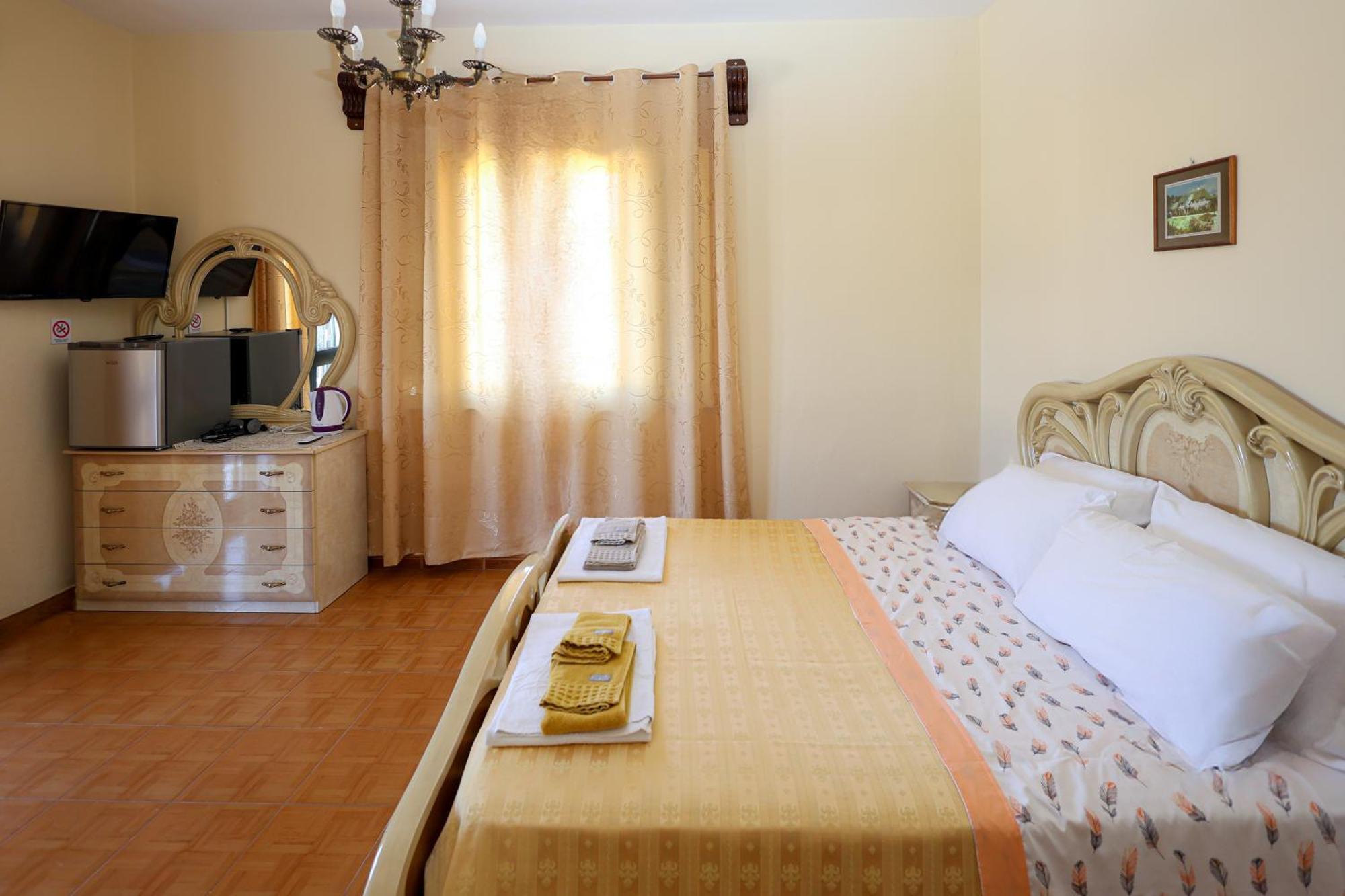 Casa La Pieve Bed & Breakfast Berat Exterior photo
