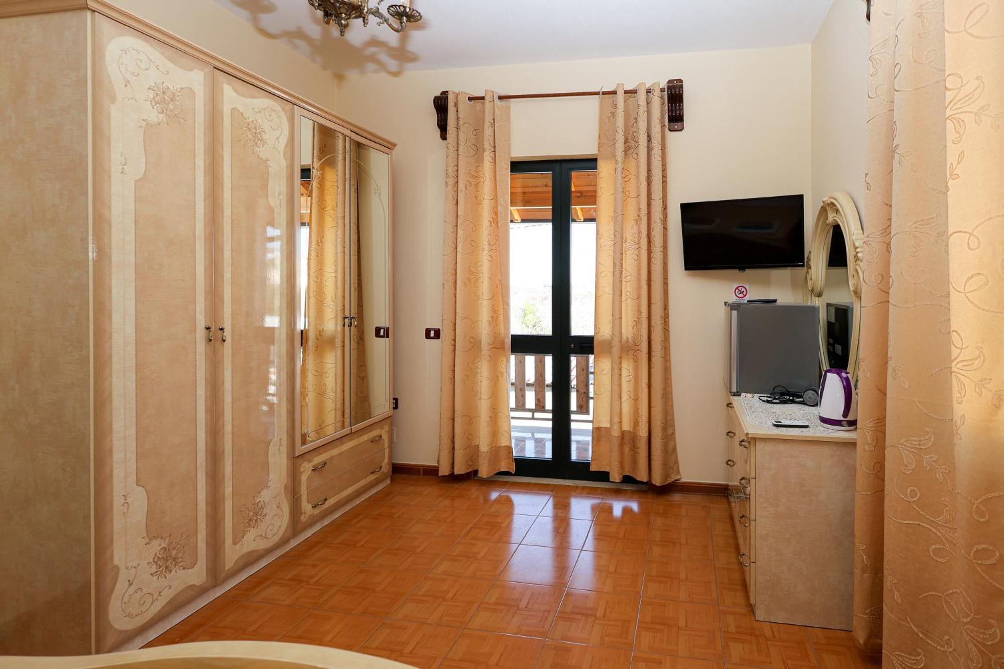Casa La Pieve Bed & Breakfast Berat Exterior photo