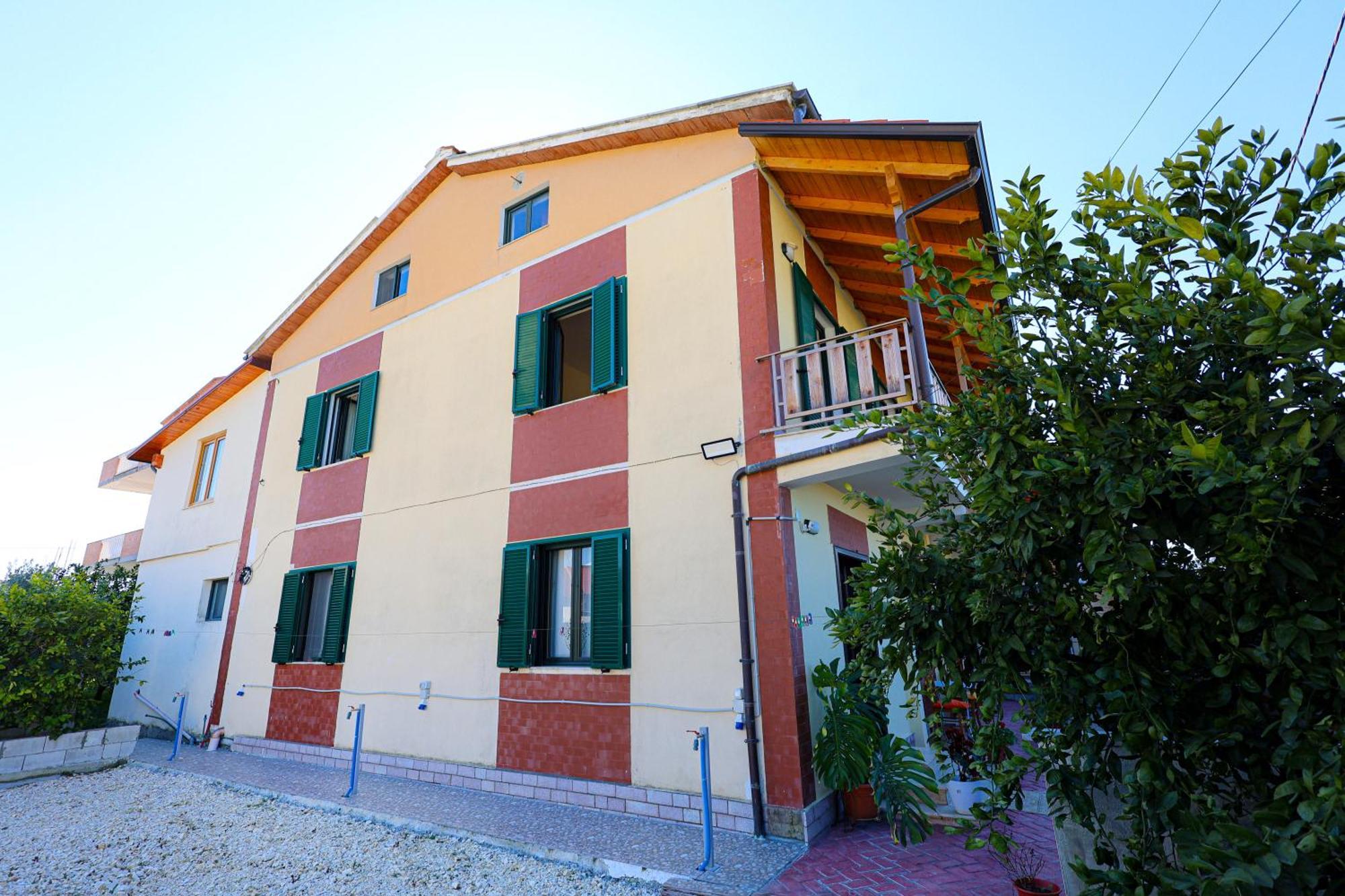 Casa La Pieve Bed & Breakfast Berat Exterior photo
