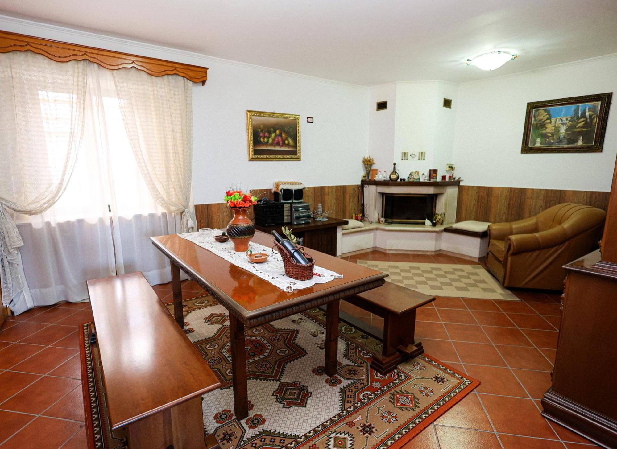 Casa La Pieve Bed & Breakfast Berat Exterior photo